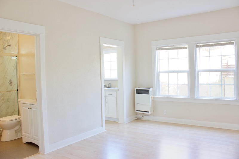 FRESHLY RENOVATED MODERN STUDIO | FIRST FLOOR UNIT | BLOCKS FROM LA LIVE | CLOSE TO TRANSPORT